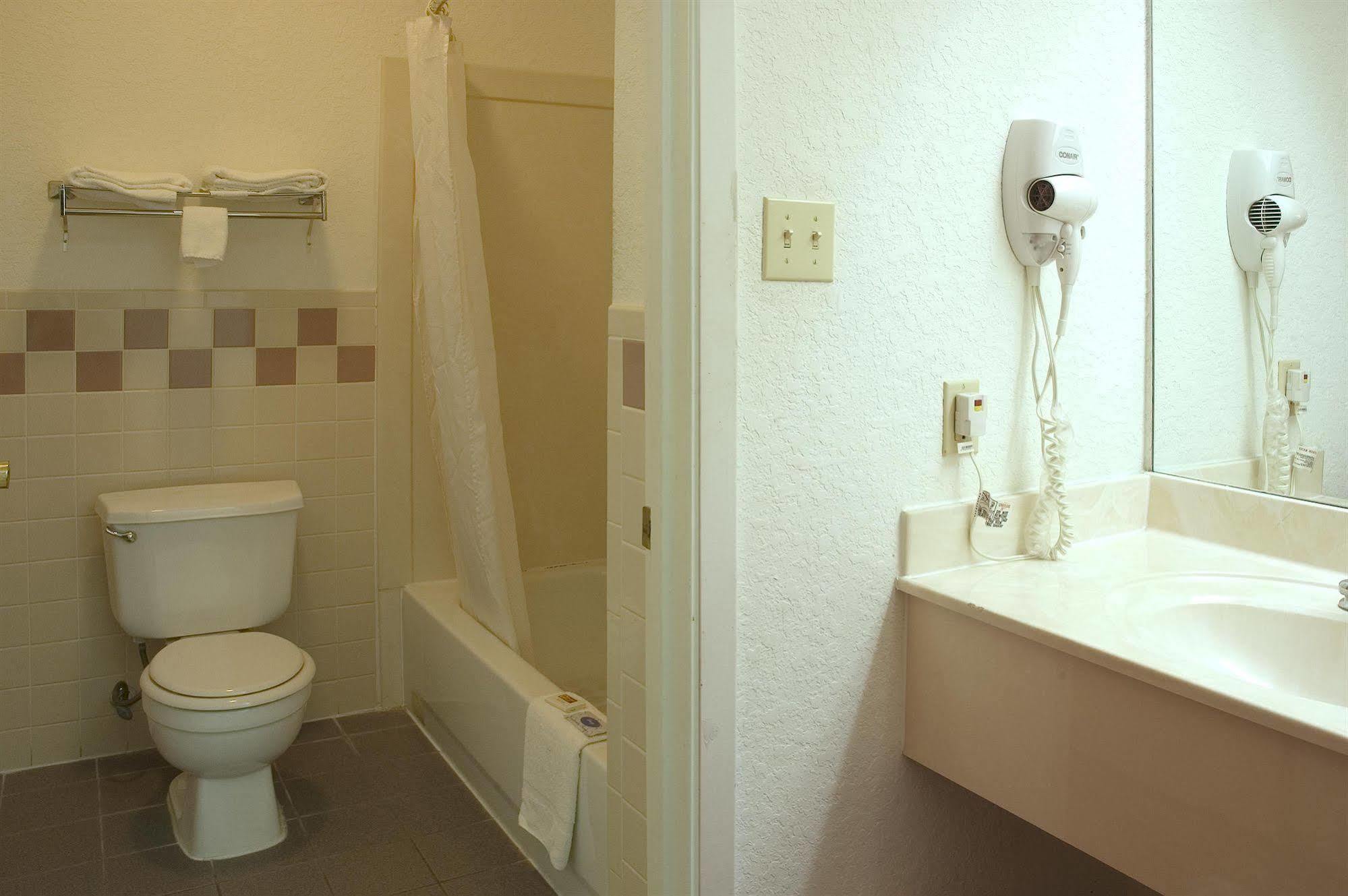 Budget Host Hempstead Inn Brookhollow/Energy Corridor Houston Dış mekan fotoğraf